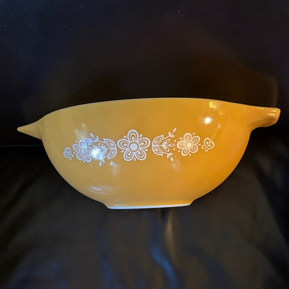 Vintage Pyrex Butterfly Gold Cinderella nesting bowl #444.